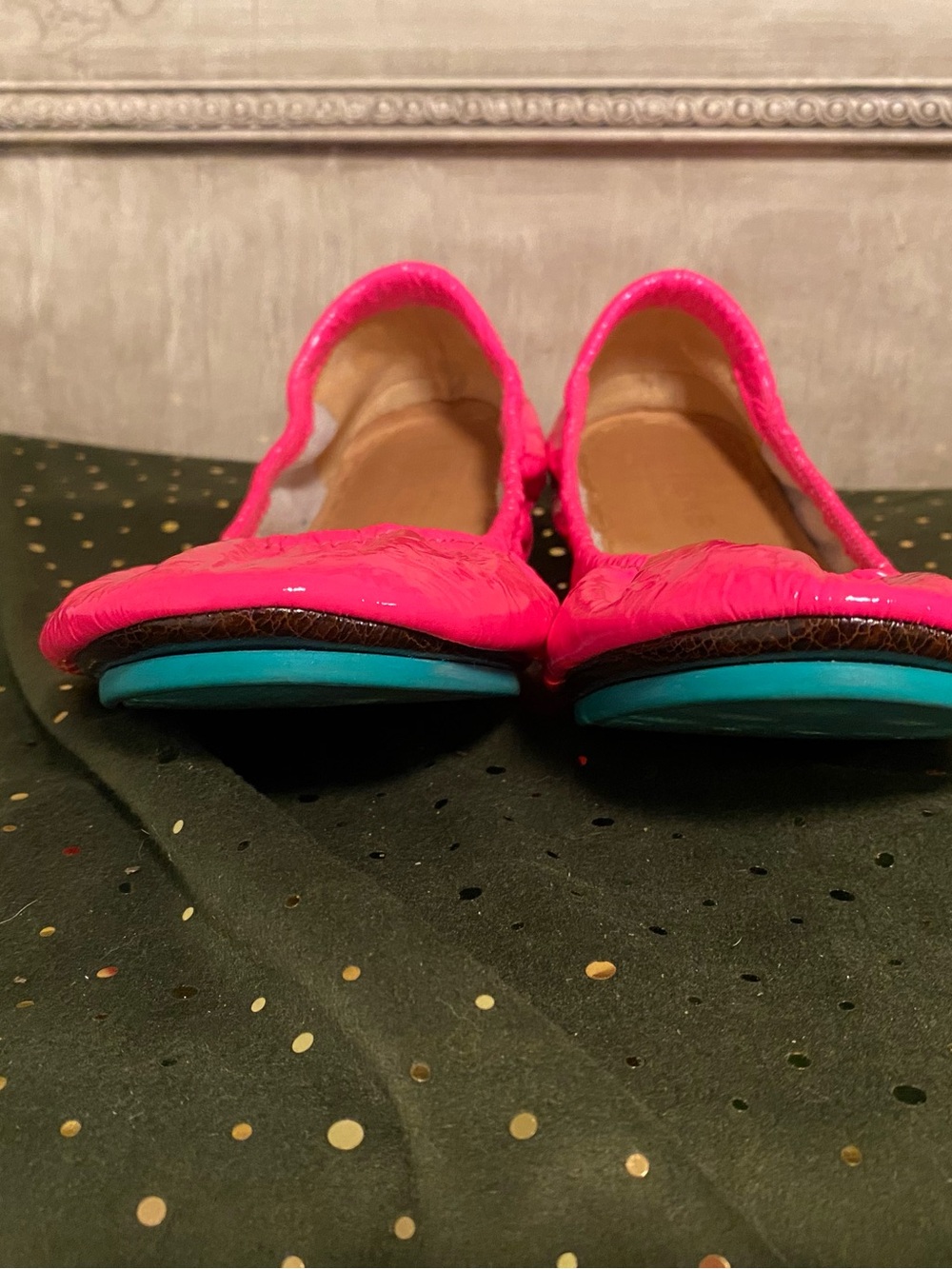 EUC Tieks Pop Pink Patent Ballet Flats Size 10 - Picture 2 of 8
